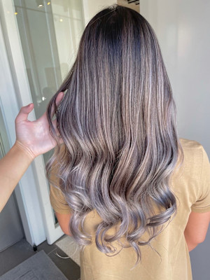 外国人風シルバー系カラー