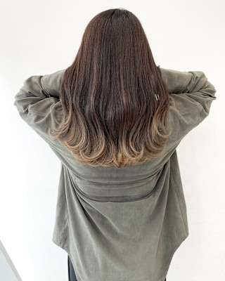 グラデーショングレージュ