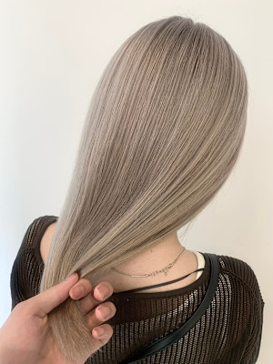 ホワイトグレージュスタイル