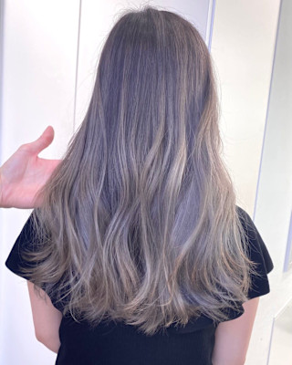 ホワイトグレージュスタイル