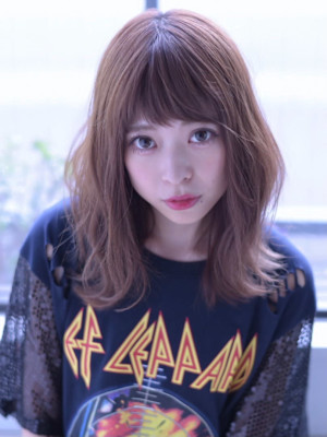 外ハネくびれヘア