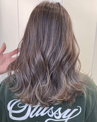 イルミナグレージュ