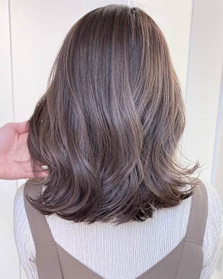 艶ミルクティーカラー