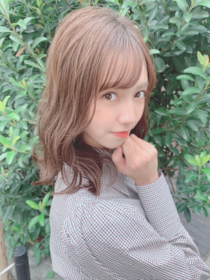 オトナかわいいセミロングスタイル