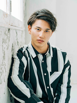 爽やかアップバングショート