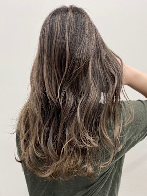 透明感抜群ベージュカラー＆カット