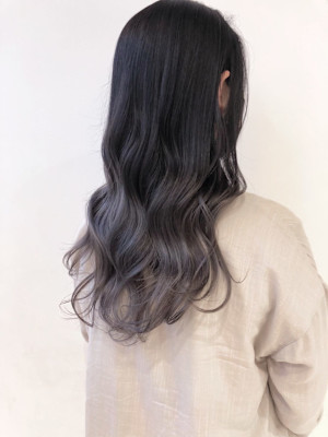 黒髪からシルバー、グラデーションカラー