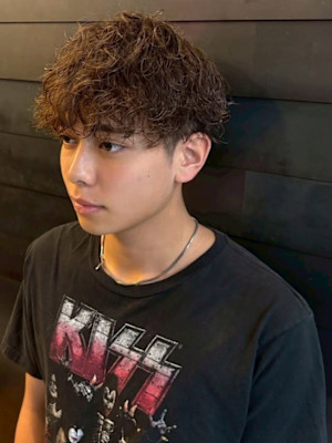 ツイスパ ツーブロックマッシュ アッシュブラウン 20代