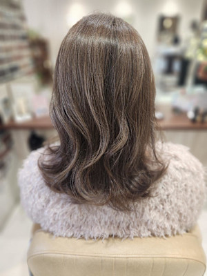 マージカラーで白髪ぼかし