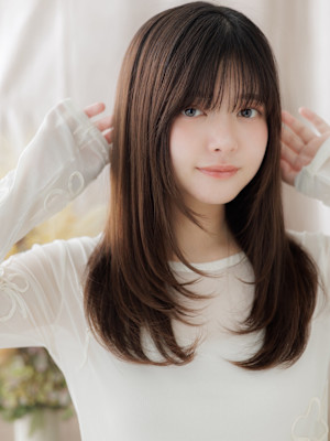暗髪アッシュブラウン重軽ロングレイヤー　ヘーゼルグレージュ