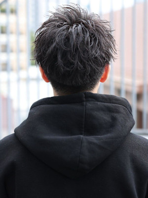 正面も横顔もカッコいいダウンバングショート