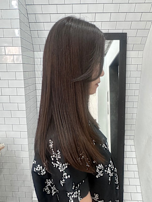 髪質改善ストレートで大人可愛いミディアム