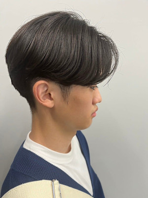 艶感 グレージュ ツーブロック 爽やか センターパート