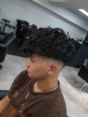 バーバースペインカールミドルスキンフェード/渋谷