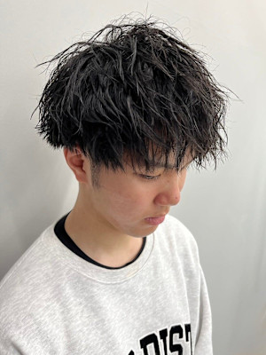 メンズショート マッシュ ツイストパーマ グレージュ 爽やか