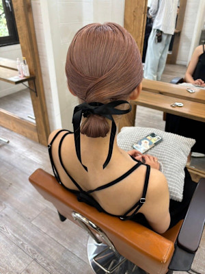 お呼ばれヘア×タイトシニヨン