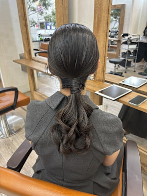 お呼ばれヘアセット×編み下ろしポニー