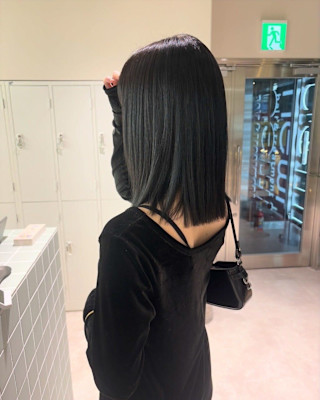 ワンレンボブ前下がりショート内巻きワンカール鎖骨ミディアム