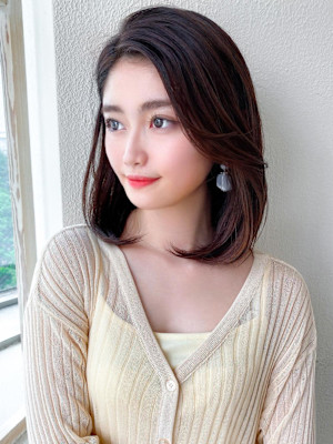 シースルーぱっつん前髪で結んでかわいいフェイスレイヤー