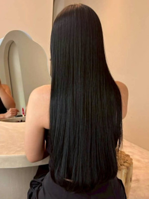 髪質改善 顔周りカット ストレート 黒髪 縮毛矯正 20代