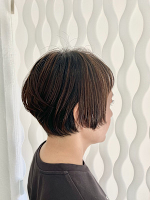 アシンメトリーショートボブ