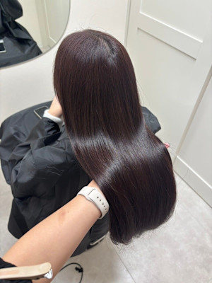 大人かわいいくびれミディラベンダーインナーカラー