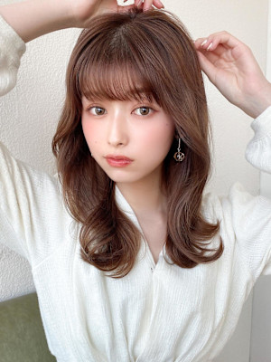 シースルーぱっつん前髪で結んでかわいいフェイスレイヤー