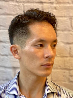 癖毛パーマ×ビジネスショート