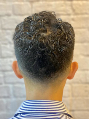 癖毛パーマ×ビジネスショート