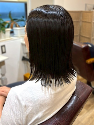 ストレート 髪質改善 外ハネ 黒髪 寒色カラー 艶髪 30代
