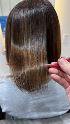 エイジング毛、うねりお悩みの方。縮毛矯正。