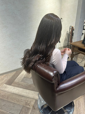 暗すぎず明るすぎないブラウンカラー