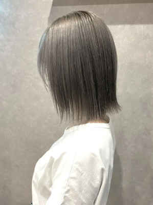 切りっぱなしボブ/グレージュ