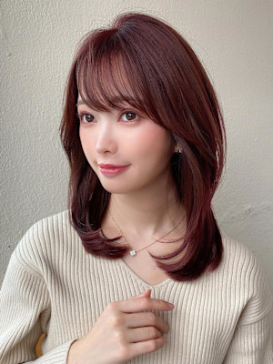 シースルーぱっつん前髪で結んでかわいいフェイスレイヤー