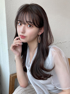 大人かわいいくびれヘアセミロング × ミルクティーベージュ