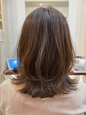 ハイライト×外ハネスタイル
