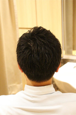 ビジネスショート　つんつんツーブロック