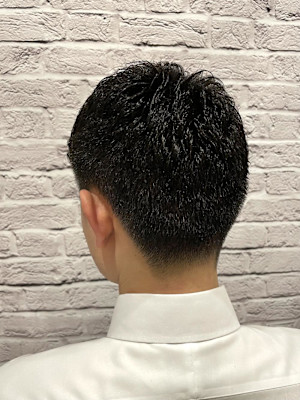 いかつ過ぎない刈り上げショート