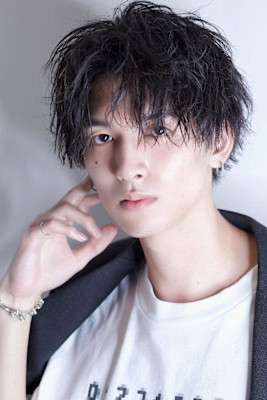 色気バングセンターパートツイストスパイラル