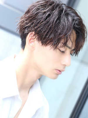 前下がりソフトツイストショート