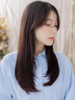 顔回りレイヤーカット小顔ストレートロング　ココアブラウン