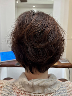 ボブレイヤー×白髪活かしカラー