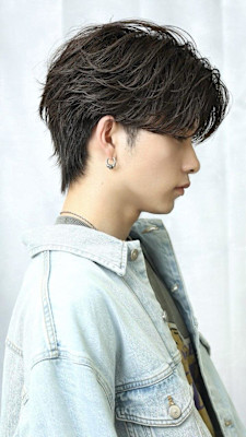 センターパート　毛流れ　ニュアンスパーマ　ウルフ