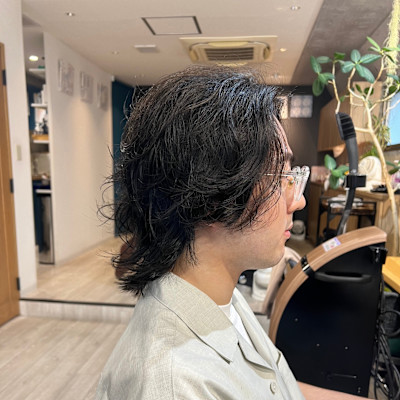 メンズミディアム/センターパートウルフ/ニュアンスパーマ