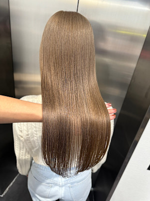 ミルクティー　ケアブリーチ　デザインカラー　表参道/原宿