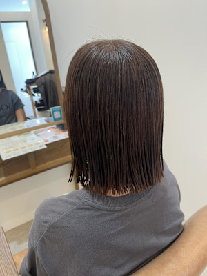 切りっぱなしボブ/縮毛矯正/くすみベージュ