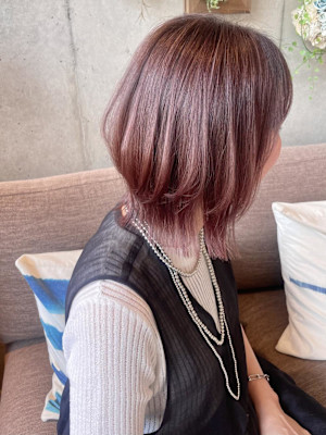 透明感ピンクベージュの外ハネレイヤー