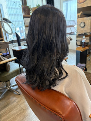 夏のダメージをリセット！透明感ブルーブラック