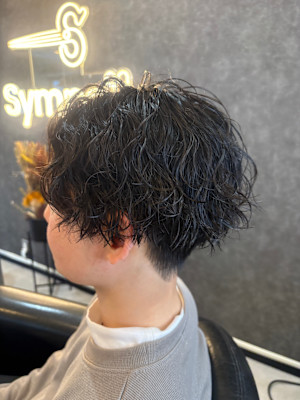 センターパート/スパイラルパーマ/前下がり/ツイストスパイラ