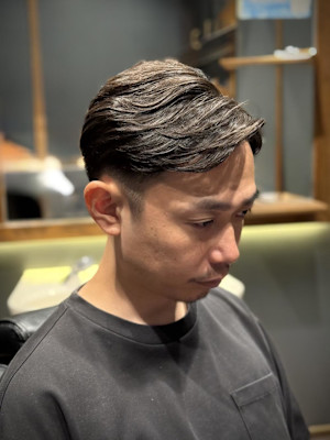 メンズ　ニュアンスパーマ　センターパート